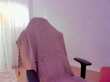 Chaturbate Live Sex Cam of crystalnut