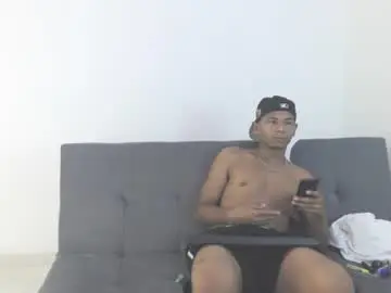 Chaturbate Live Sex Cam of masters_latins