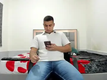 Chaturbate Live Sex Cam of simonkeler