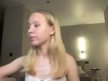 Chaturbate Live Sex Cam of cindy_softluv