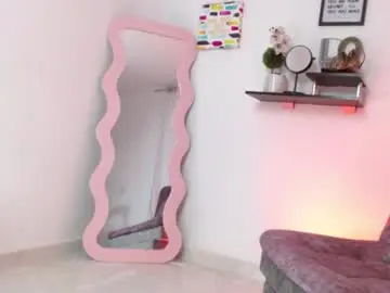 Chaturbate Sex Chat of emmi_cam