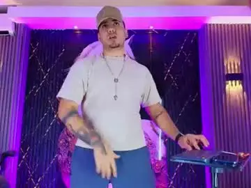 Chaturbate Adult Webcams of abrahamjg