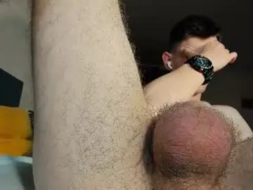 Chaturbate Live Sex Cam of kevin_hornyyy