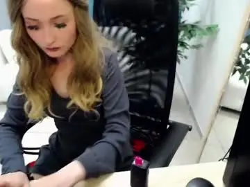 Chaturbate Live Sex Cam of kiss_of_love_0