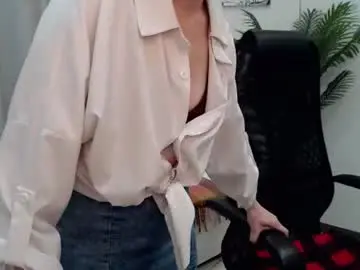 Chaturbate Live Sex Cam of kiss_of_love_0