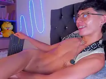 Chaturbate Live Porn of maiky__cooper01