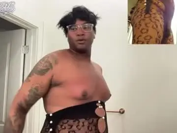 Chaturbate Live Porn of sissyblkgoddess_