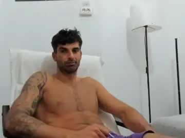 Chaturbate Live Porn of cuteeboy