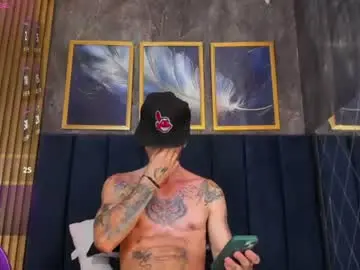 Chaturbate Sex Chat of darwin_horny2