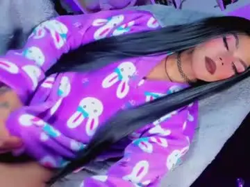 Chaturbate Free Porn Cam of flora_wixn
