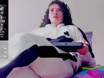 Chaturbate Free Porn Cam of louise_22cm