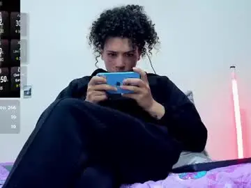 Chaturbate Live Porn of louise_22cm