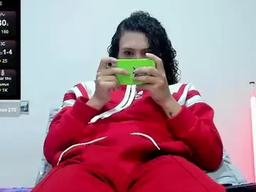 Chaturbate Free Porn Cam of louise_22cm