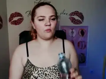 Chaturbate Sex Cam of redhotqueen1