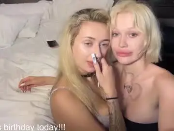 Chaturbate Live Porn of golden_alinee