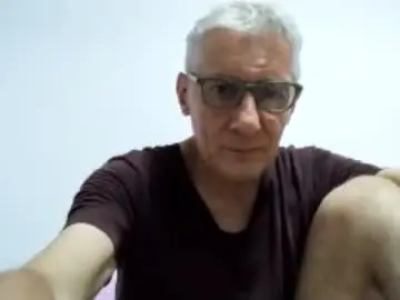Chaturbate Live Sex Cam of cucaio18