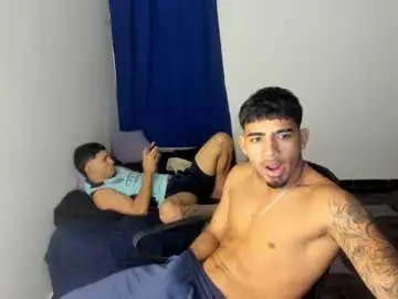 Chaturbate Live Sex Cam of master_boy28