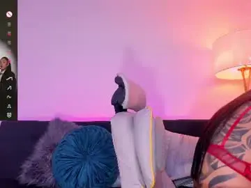Chaturbate Live Sex Cam of antonella_grayy