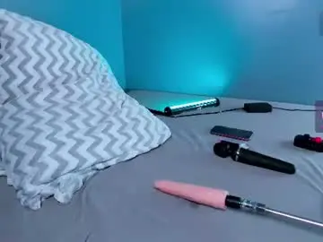 Chaturbate Live Sex Cam of crystalbloomm