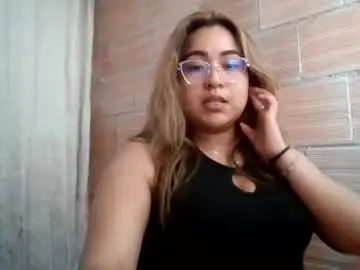 Chaturbate Live Sex Cam of kloe__05
