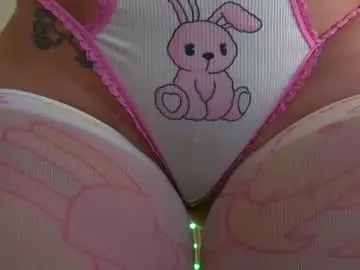Chaturbate Free Porn Cam of poison_milf_