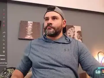Chaturbate Live Sex Cam of jonas_beard1