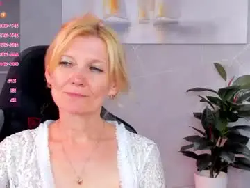 Chaturbate Adult Video Chat of julie_lucasss