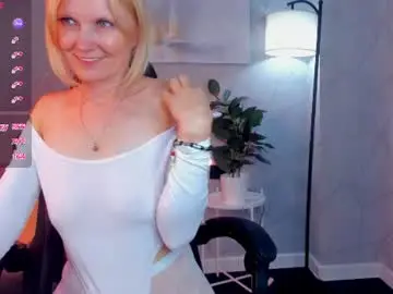 Chaturbate Adult Video Chat of julie_lucasss