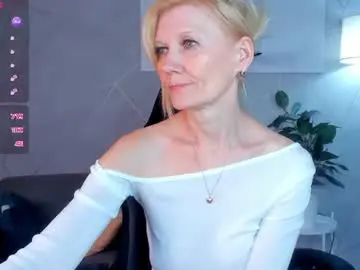Chaturbate Free Live Porn of julie_lucasss