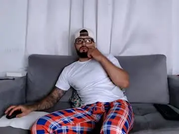 Chaturbate Sex Cam of handsomen69