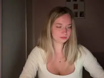 Chaturbate Best live sex cam show of moonlit_kiss_