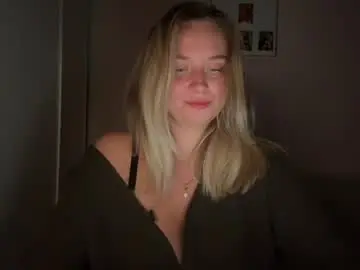 Chaturbate Live Sex of moonlit_kiss_