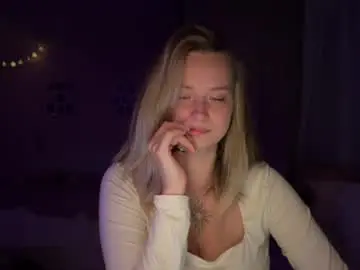 Chaturbate Adult Webcam of moonlit_kiss_