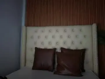 Chaturbate Live Sex Cam of hottie_carlinexx