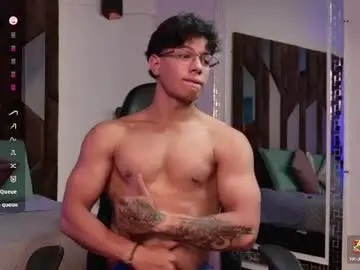 Chaturbate Live Sex Cam of tony_petrov