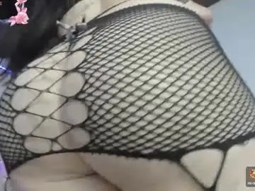 Chaturbate Live Sex Cam of yelena_owens