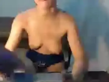 Chaturbate Live Sex Cam of itsnaughty2121