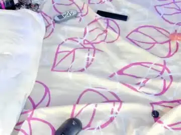 Chaturbate Live Sex Cam of nahomycarterr