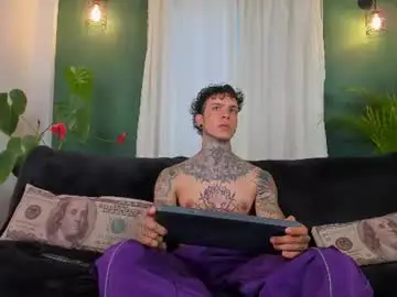 Chaturbate Free Porn Cam of aron_ford