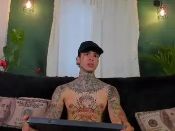 Chaturbate Best live sex cam show of aron_ford