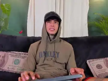 Chaturbate Watch Live Sex Cams of aron_ford