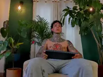 Chaturbate Free Live Porn of aron_ford