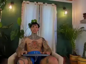 Chaturbate Watch Live Sex Cams of aron_ford