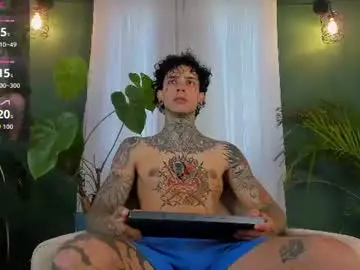 Chaturbate Live Sex Cam of aron_ford