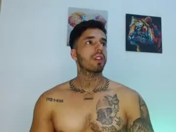Chaturbate Sex Cam of darius_phoenix