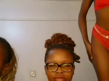 Chaturbate Free Live Porn of emziqui_20