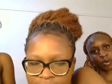 Chaturbate Free Porn Cam of emziqui_20