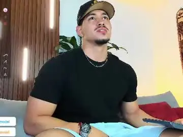 Chaturbate Live Sex Cam of lucasanto_