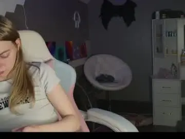 Chaturbate Best live sex cam show of skyiswoke