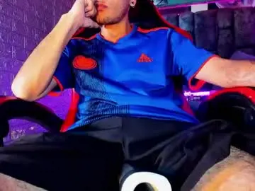 Chaturbate Live Sex Cam of axell_cross2